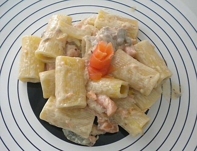 Pasta a la Carbonara con salmón ahumado
