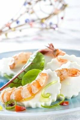 Ensalada de queso fresco y Langostinos