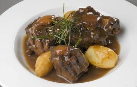 Rabo de toro al vino tinto