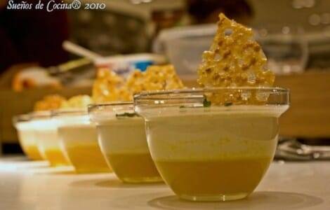 Natillas de turrón sobre gelatina de naranja a la miel y teja de almendra
