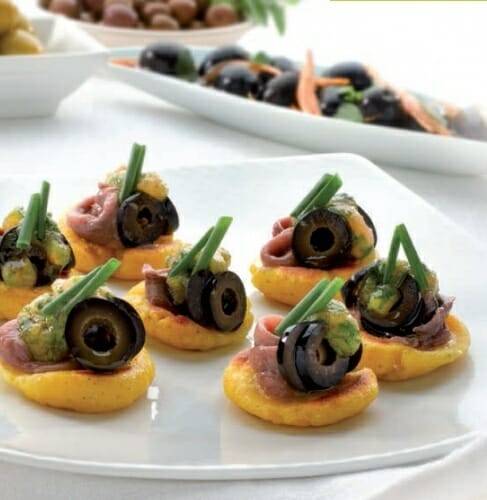 Tortas de maíz con aceitunas