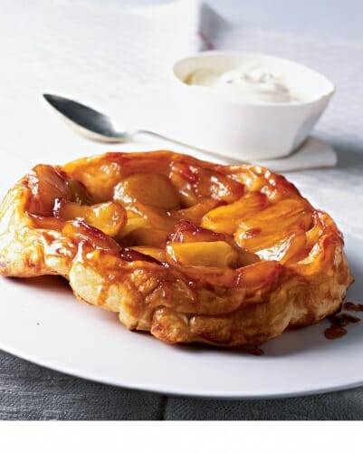 Tarta Tatin con crema de coñac Tarta Tatin con crema de coñac