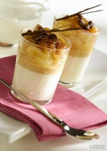 Copa de yogur y fruta caramelizada Copa de yogur y fruta caramelizada