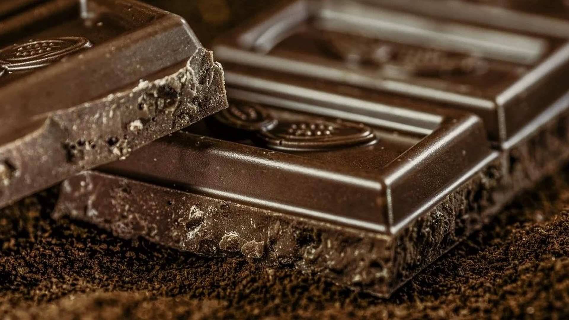 Entre las sustancias de las que está compuesto el chocolate se encuentran la cafeína y la teobromina