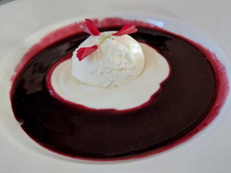 Sopa de frutos rojos restaurante La Postal