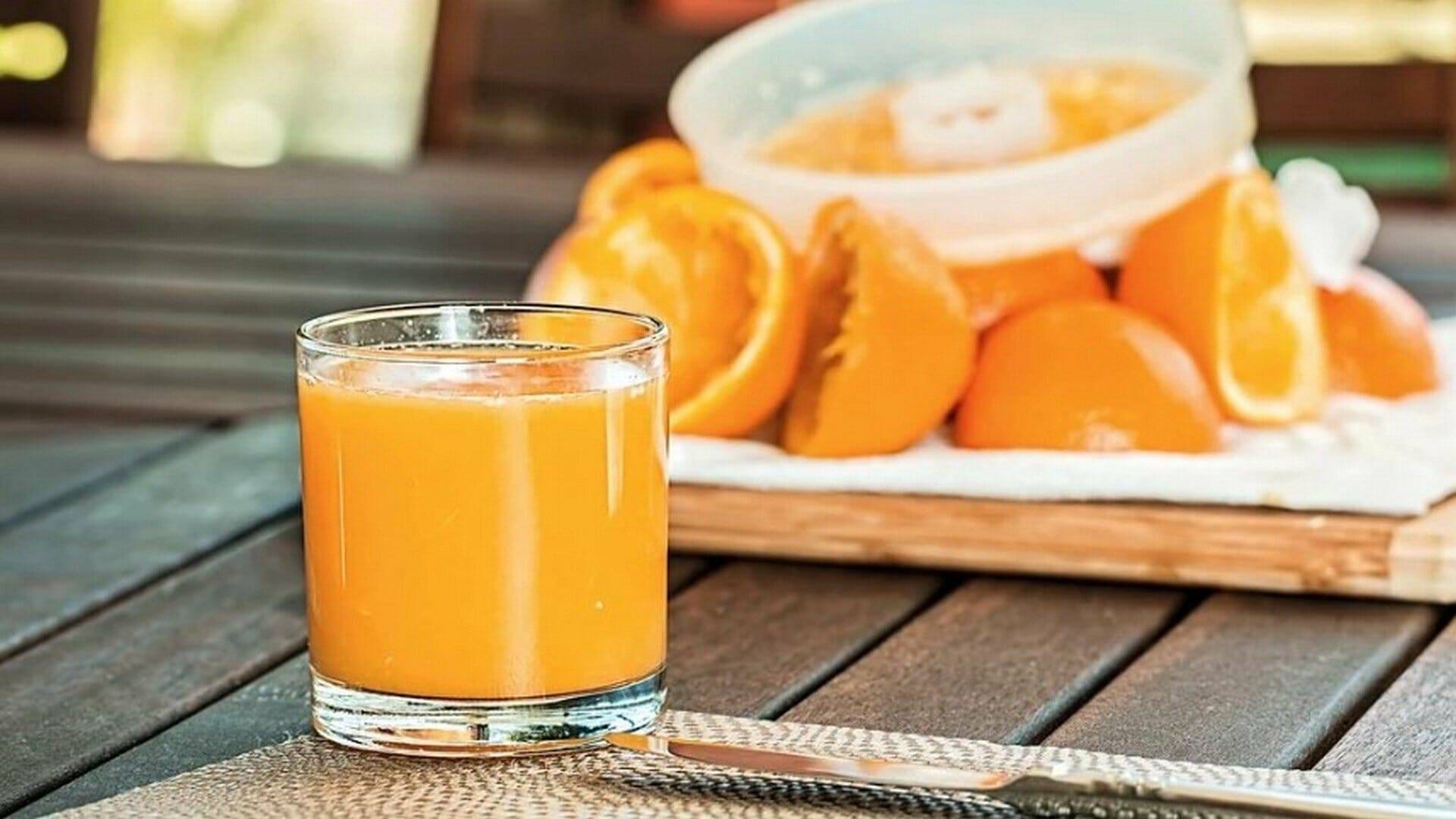 El zumo de naranja no se corta después de tomar leche