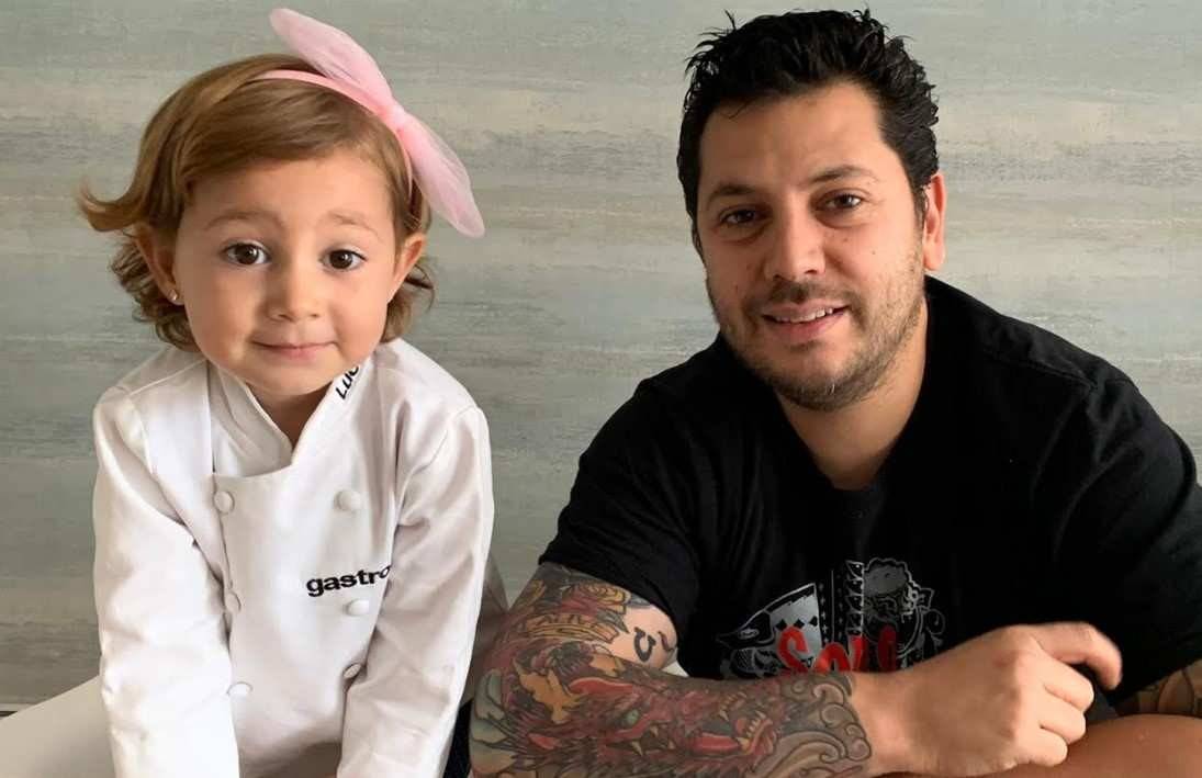 "Tenemos una niña de 2 años que hace más ameno todo esto"