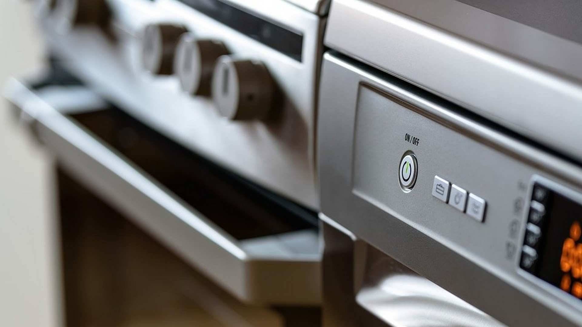 ¿Cómo limpiar el horno de casa sin programa de autolimpieza?