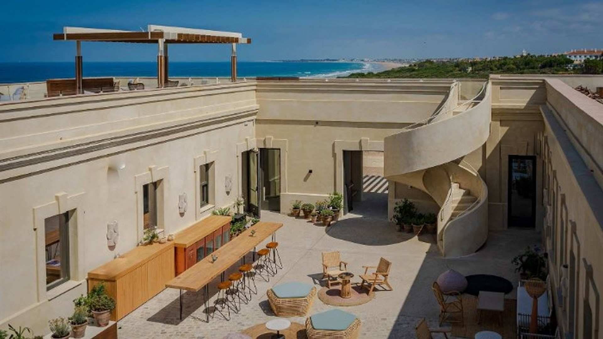 El Cuartel del Mar te atrapa este verano en Chiclana de la Frontera