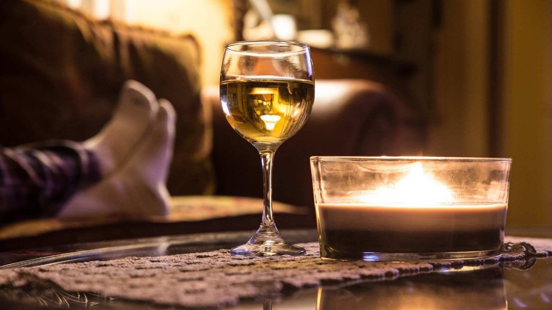 Un maridaje especial: vinos y las mejores series de TV