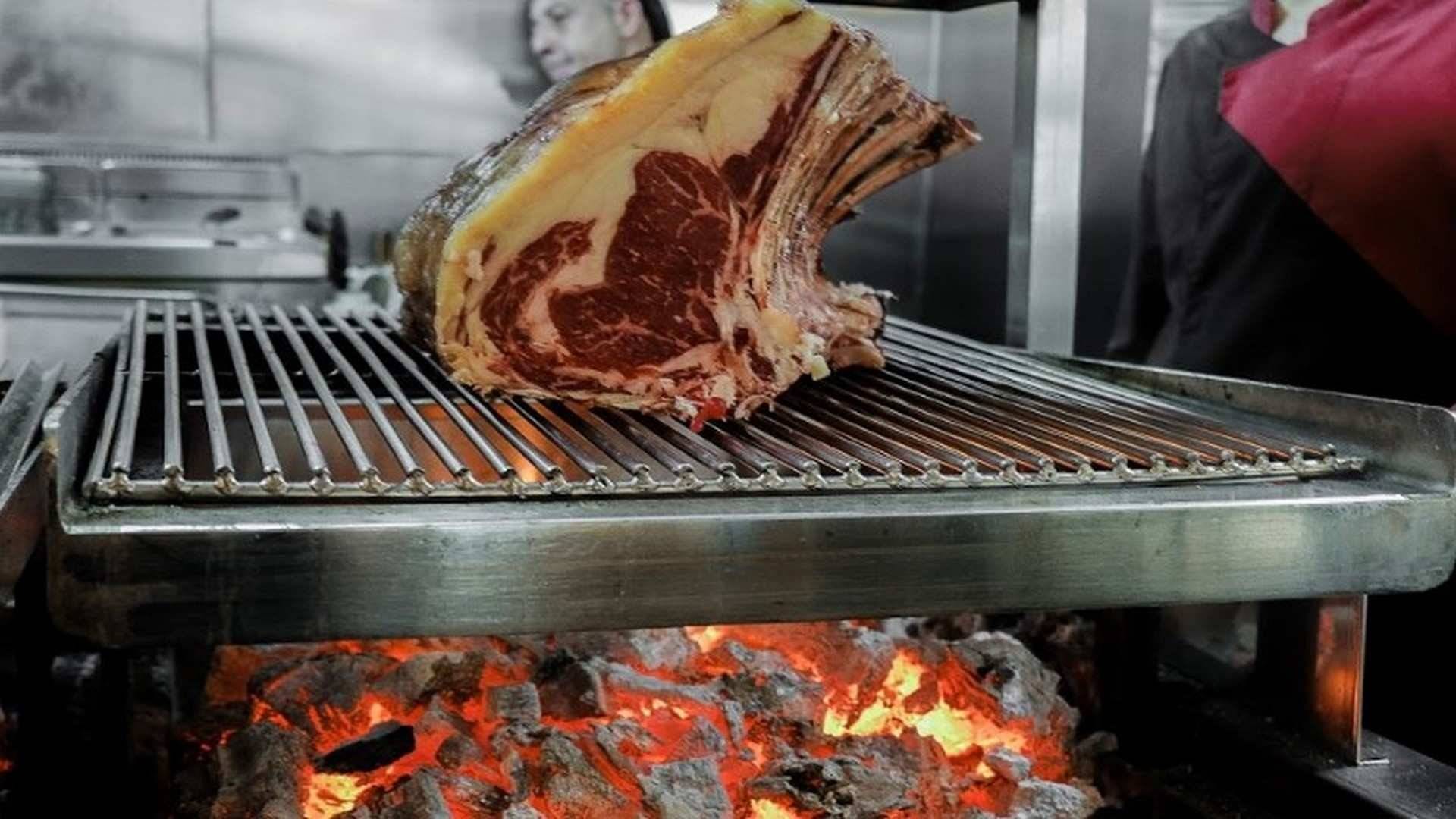 Restaurante Almansa: pasión y brasas en el corazón de Sevilla