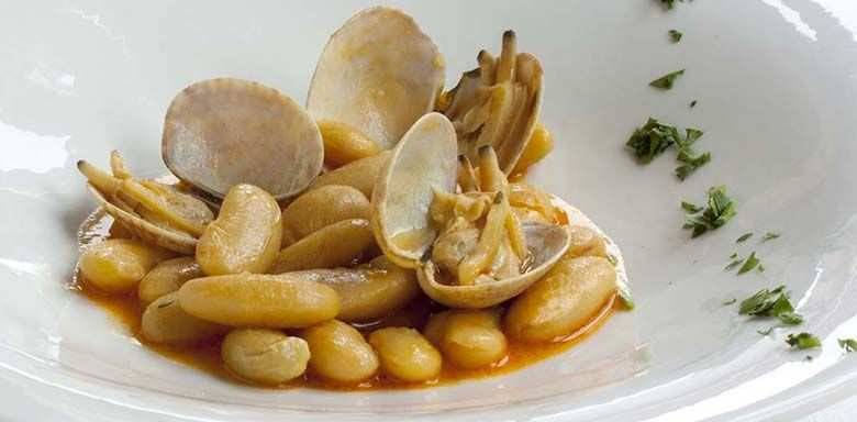 Fabes con almejas de Casa Eutimio. ©Casa Eutimio