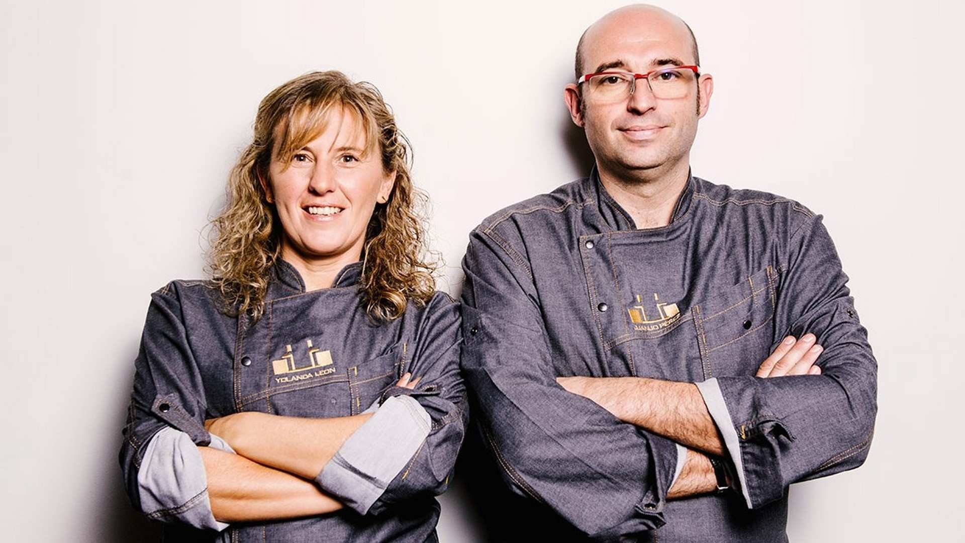 Yolanda y Juanjo, chefs del restaurante Cocinandos, en León.