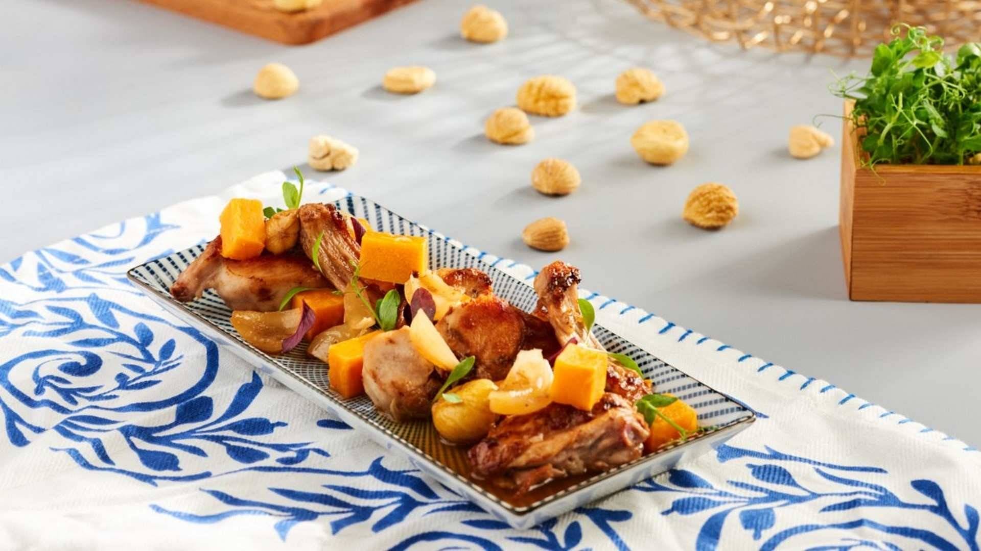 Receta de conejo en escabeche de cebollitas, boniatos y castañas