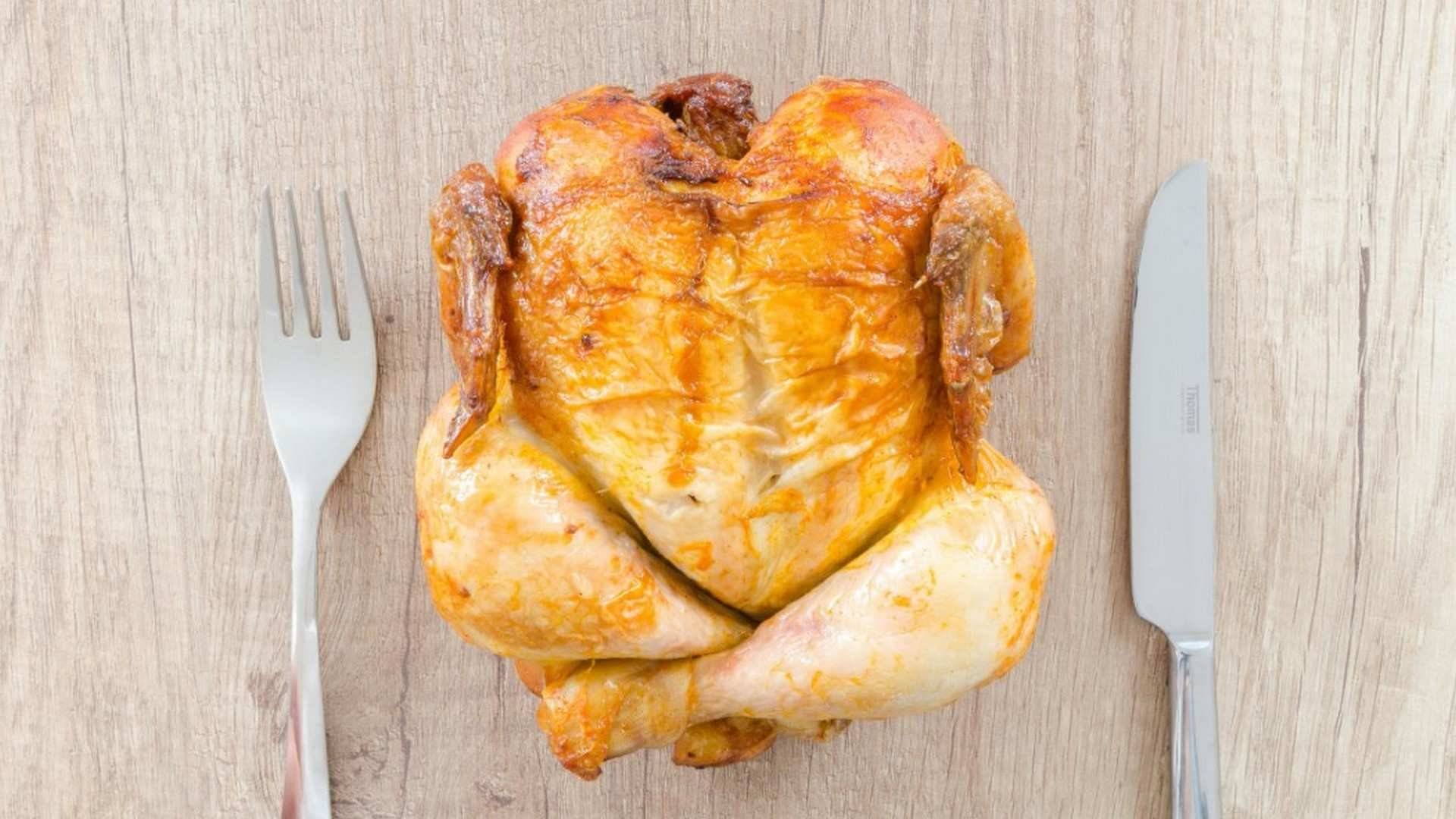 ¿La carne de pollo tiene hormonas?