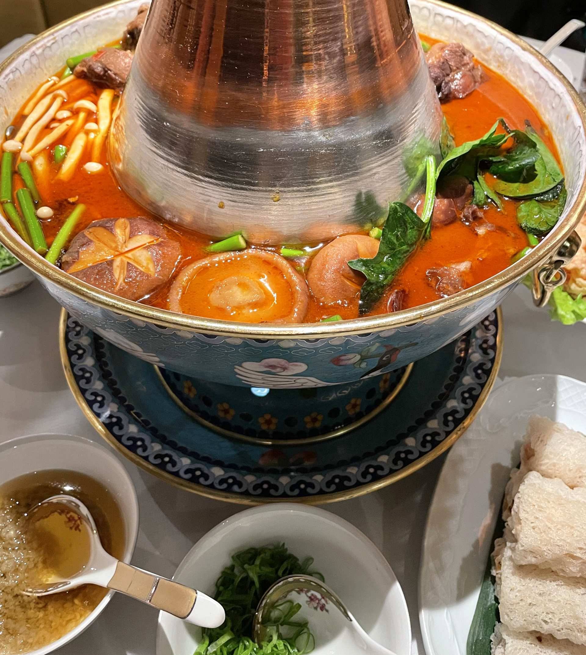 La tradicional olla Hot Pot que se sirve en China Crown con motivo del año nuevo. 