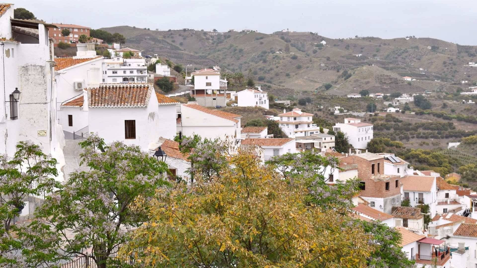 Almachar es uno de los pueblos que pertenecen a la Ruta de la Pasa