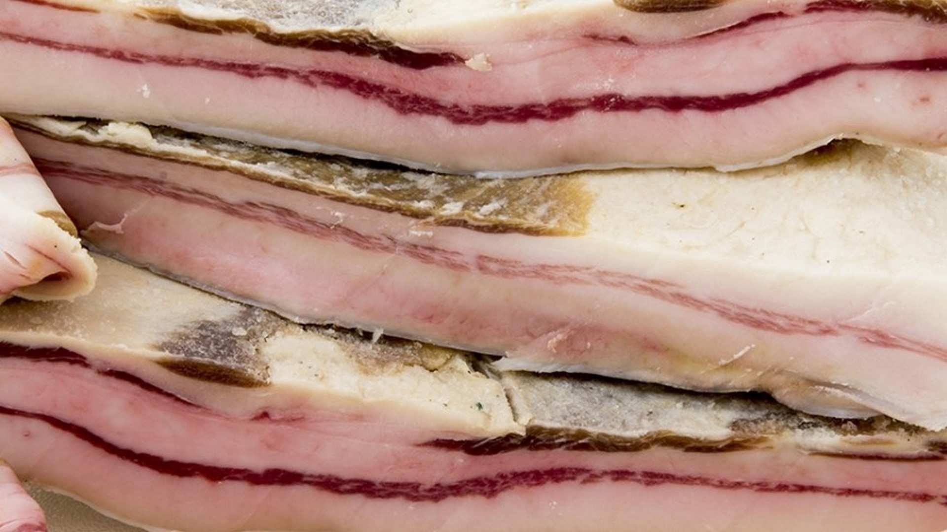 La panceta ibérica se obtiene de las regiones abdominales del cerdo