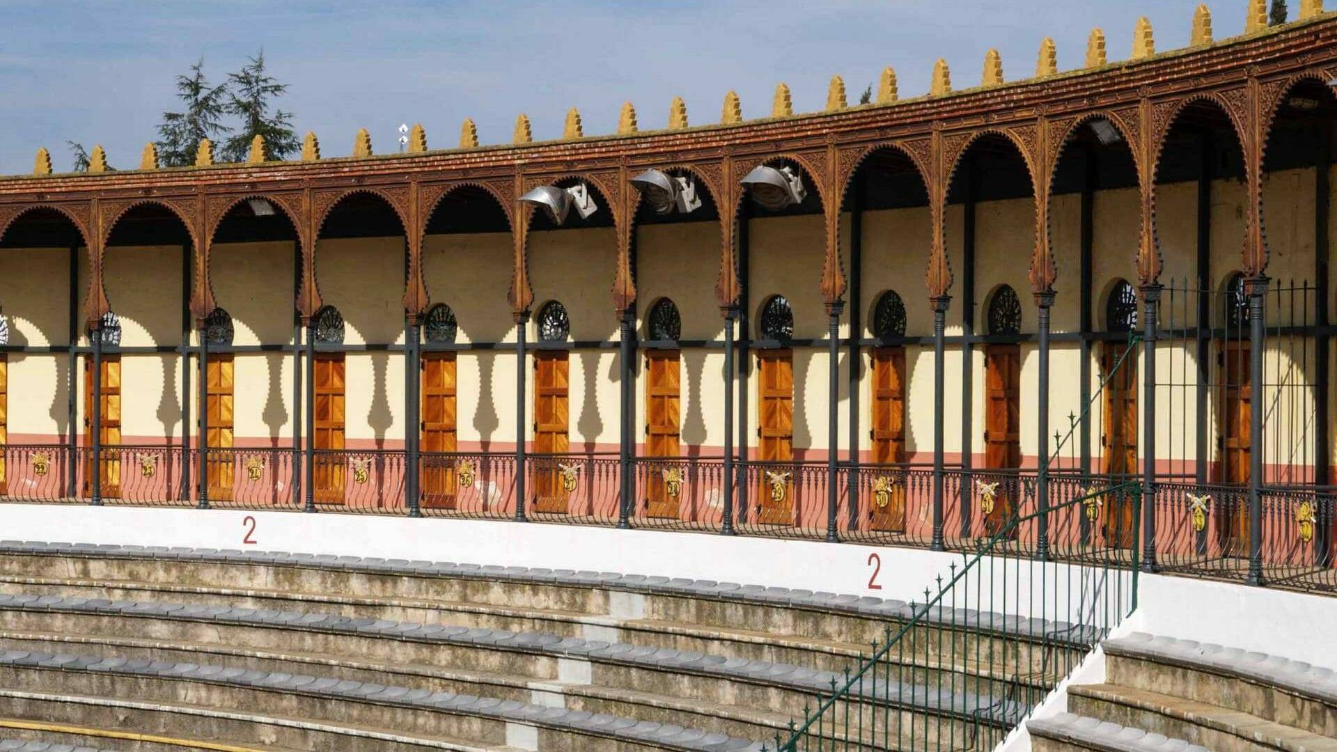 Plaza de Toros de estilo neomudéjar.