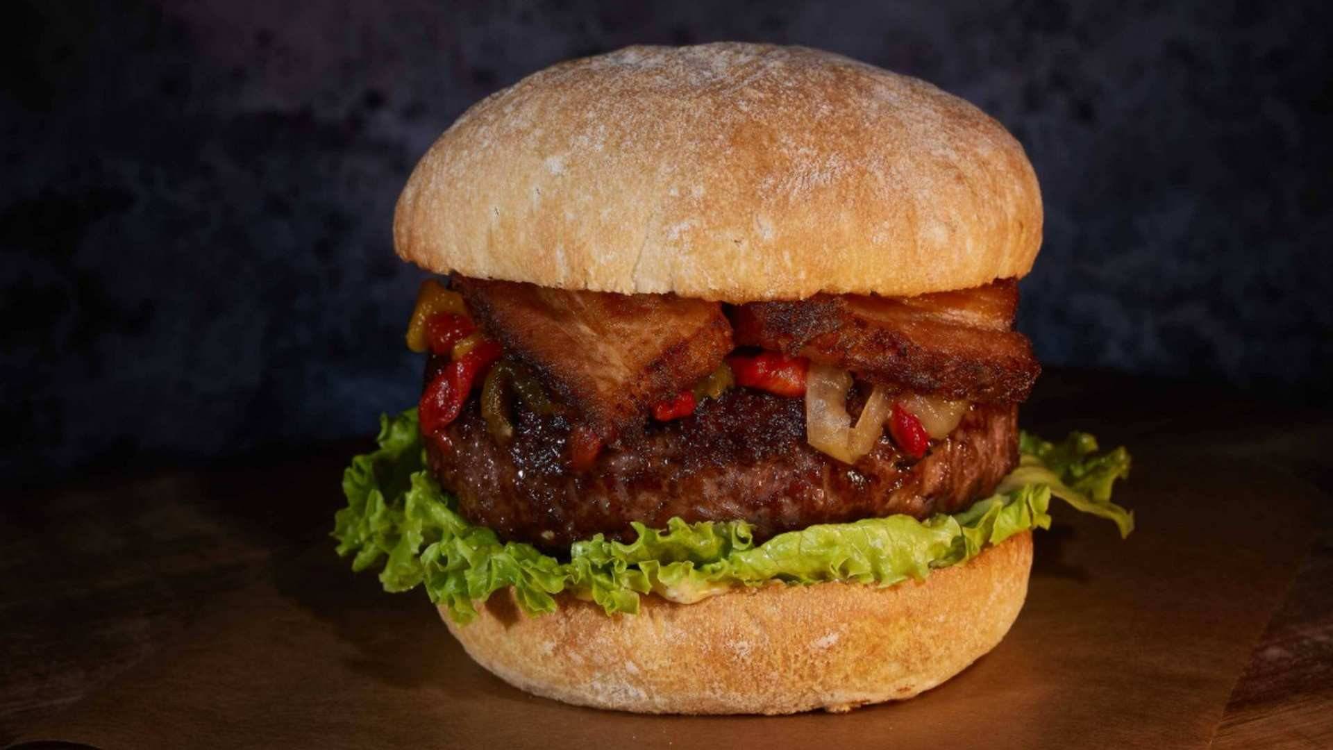 Cuatromanos Burger es el delivery especializado en hamburguesas de los chefs Paco Roncero y Ramón Freixa