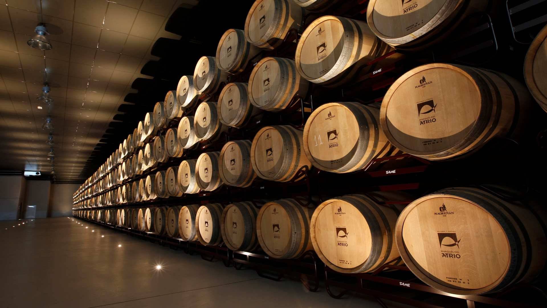 Las bodegas de Marqués del Atrio se sitúan en el municipio de Mendavia, pleno epicentro de la D.O Ca Rioja.
