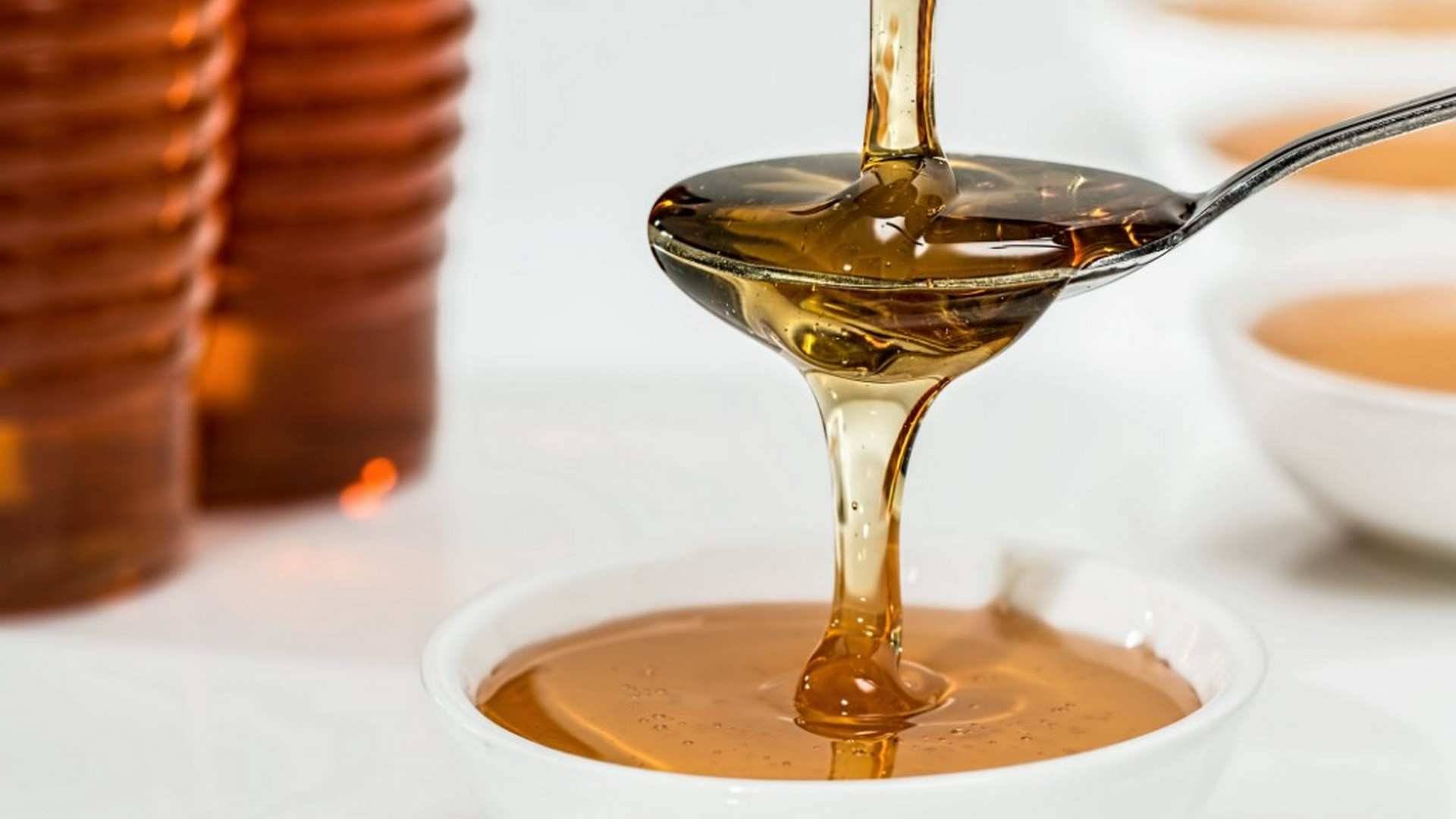 La miel siempre fue un aliado de la medicina natural.