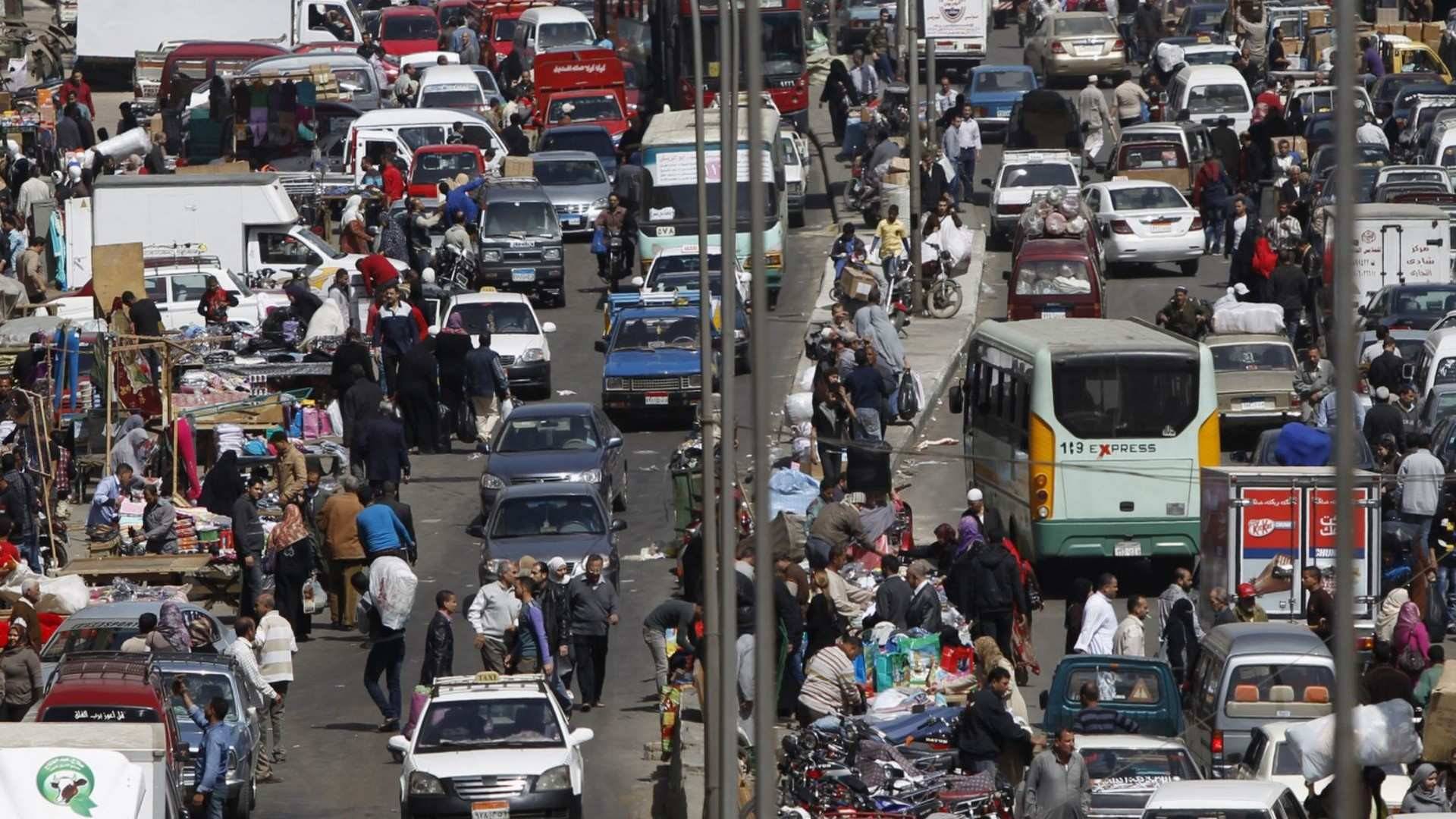El tráfico en Egipto, y concretamente en los alrededores de la capital, El Cairo, puede resultar abrumador para los turistas
