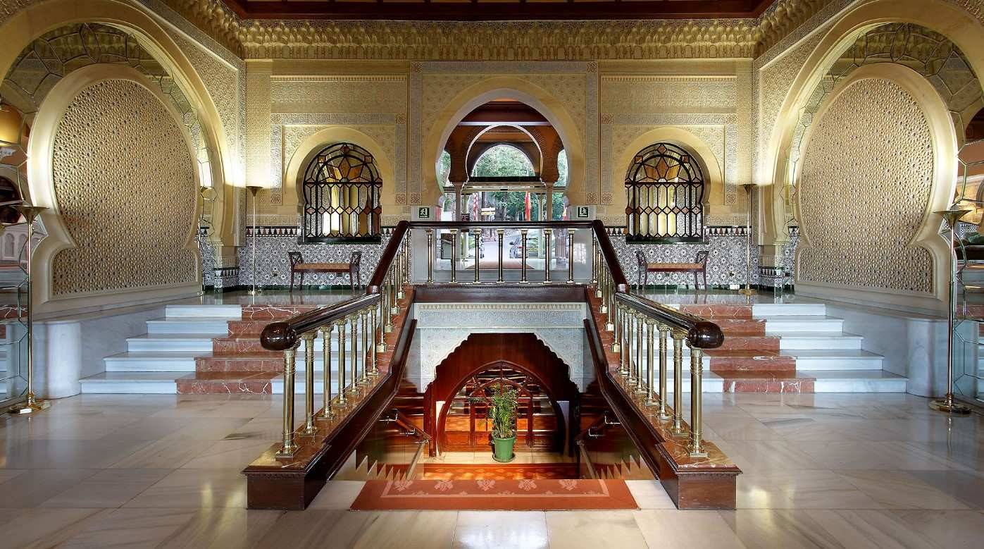 El hotel Alhambra Palace muestra una impresionante arquitectura