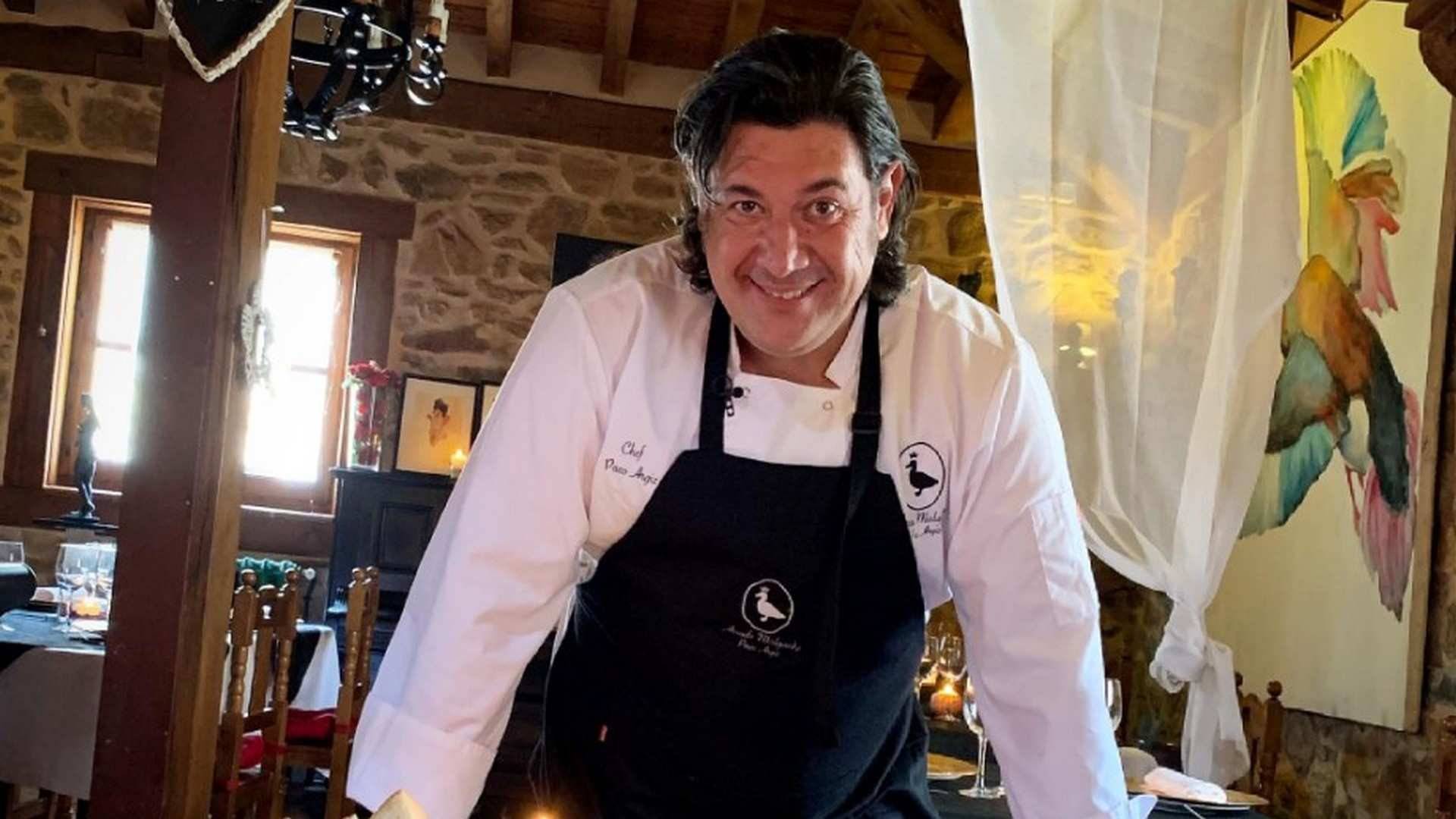 Paco Argiz, el chef del restuarante, se formo en cocinas como las del Hotel Ritz, el Casino de Madrid, Embassy p Zalacaín