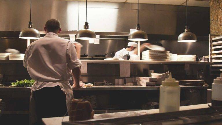 La oferta de empleo del sector cae un 90,26%