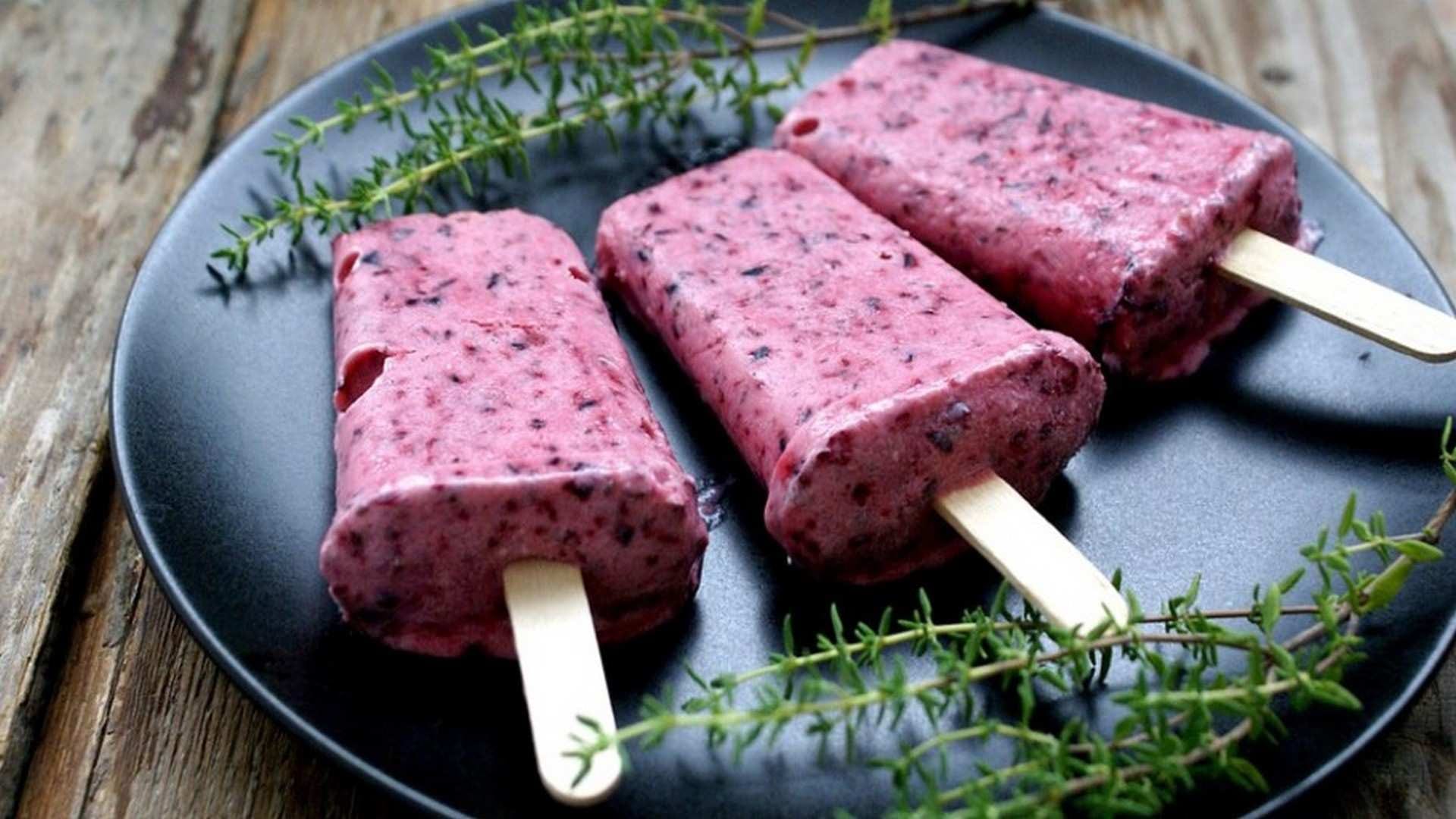 helado casero de arandanos