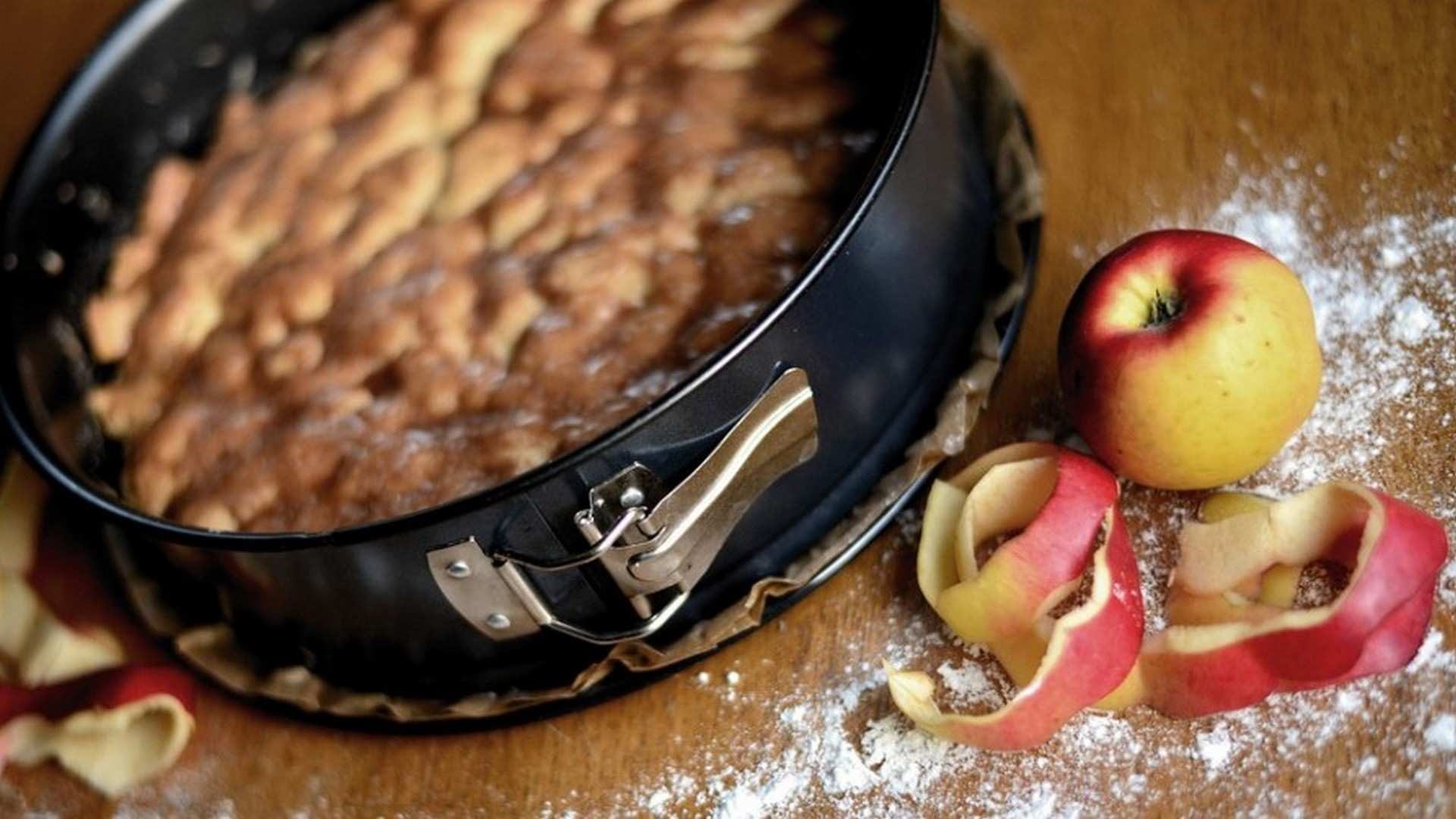 Receta de tarta de manzana con galletas María