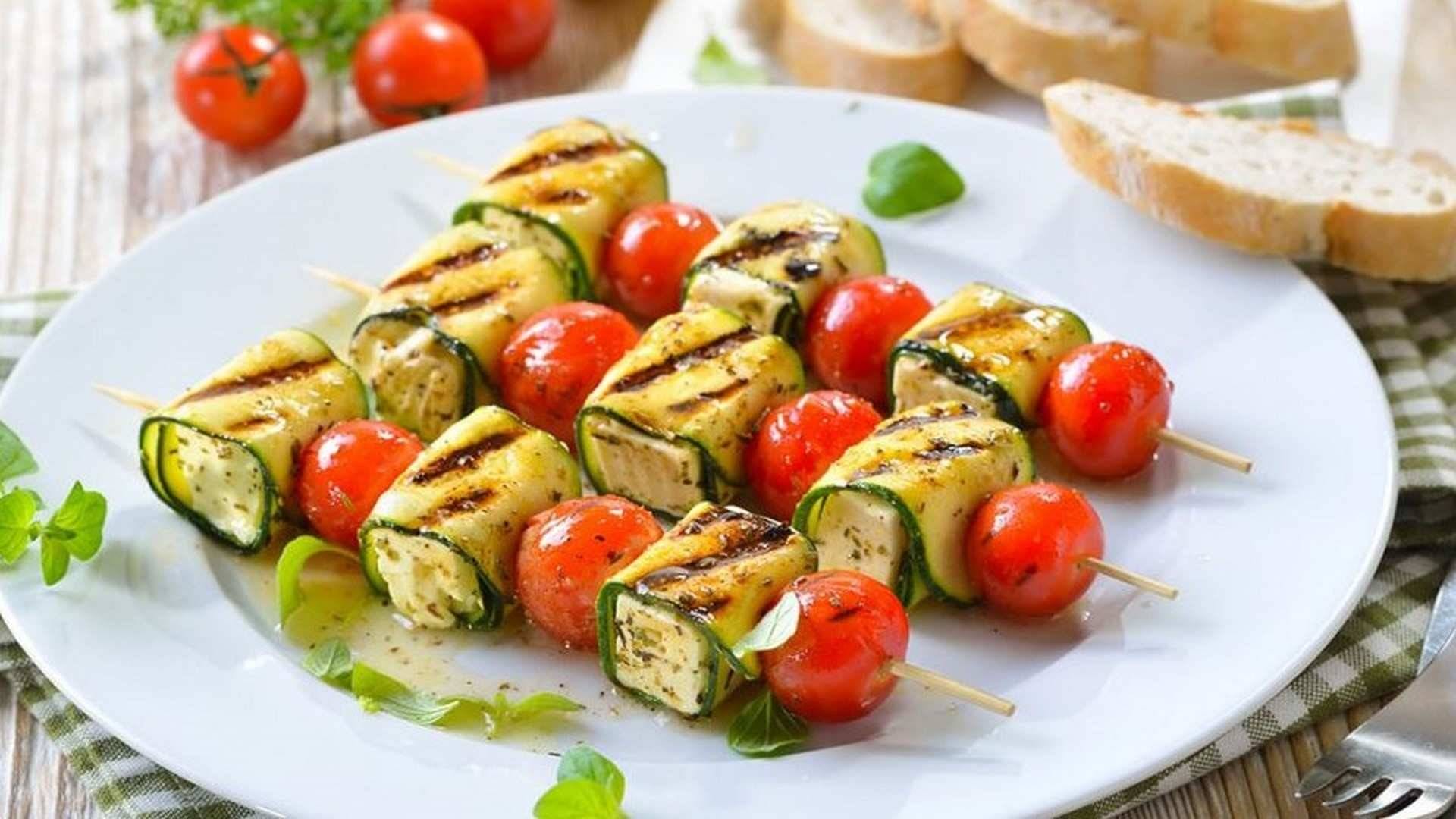 Receta de brochetas de queso Manchego y tomate