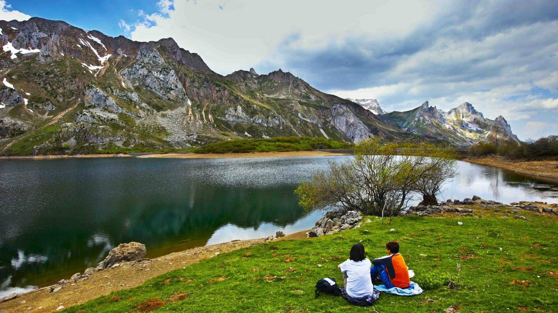 Lago del Valle, en Somiedo. ©Azumendi