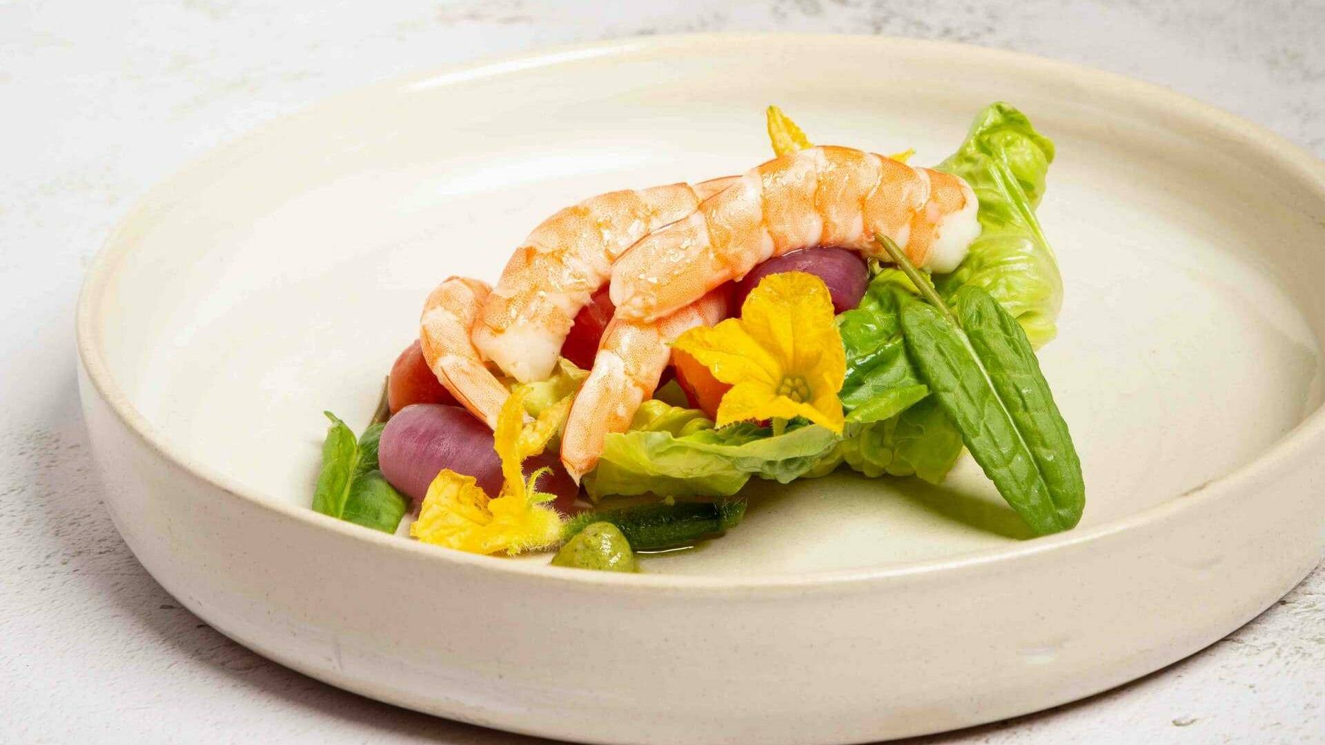 Ensalada de Langostinos con Pesto y Vegetales
